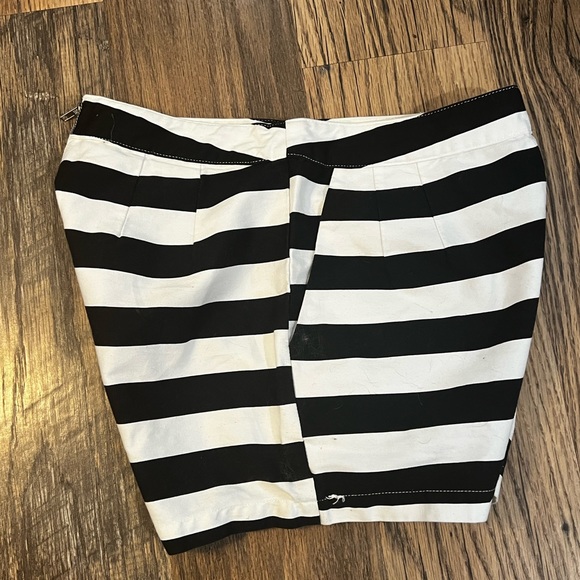 Ellison Womens Striped High-Waisted Shorts Size M. - Picture 4 of 5